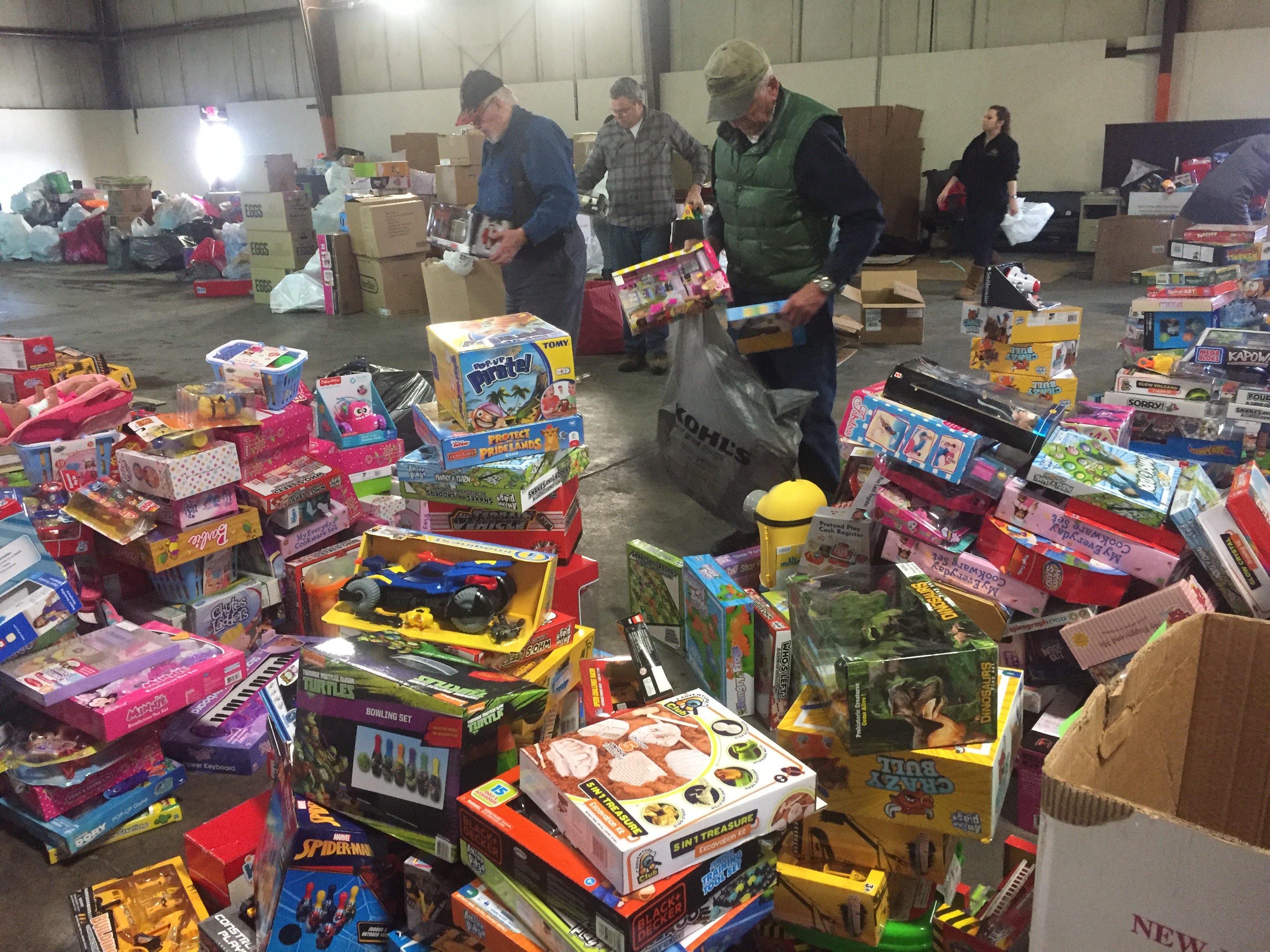 Woodstock's Christmas Clearing House delivers joy Saturday